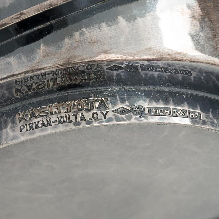 Maljakko, hopeaa ja pyöröhiottuja kvartseja, Pirkan-Kulta Tampere 1961.