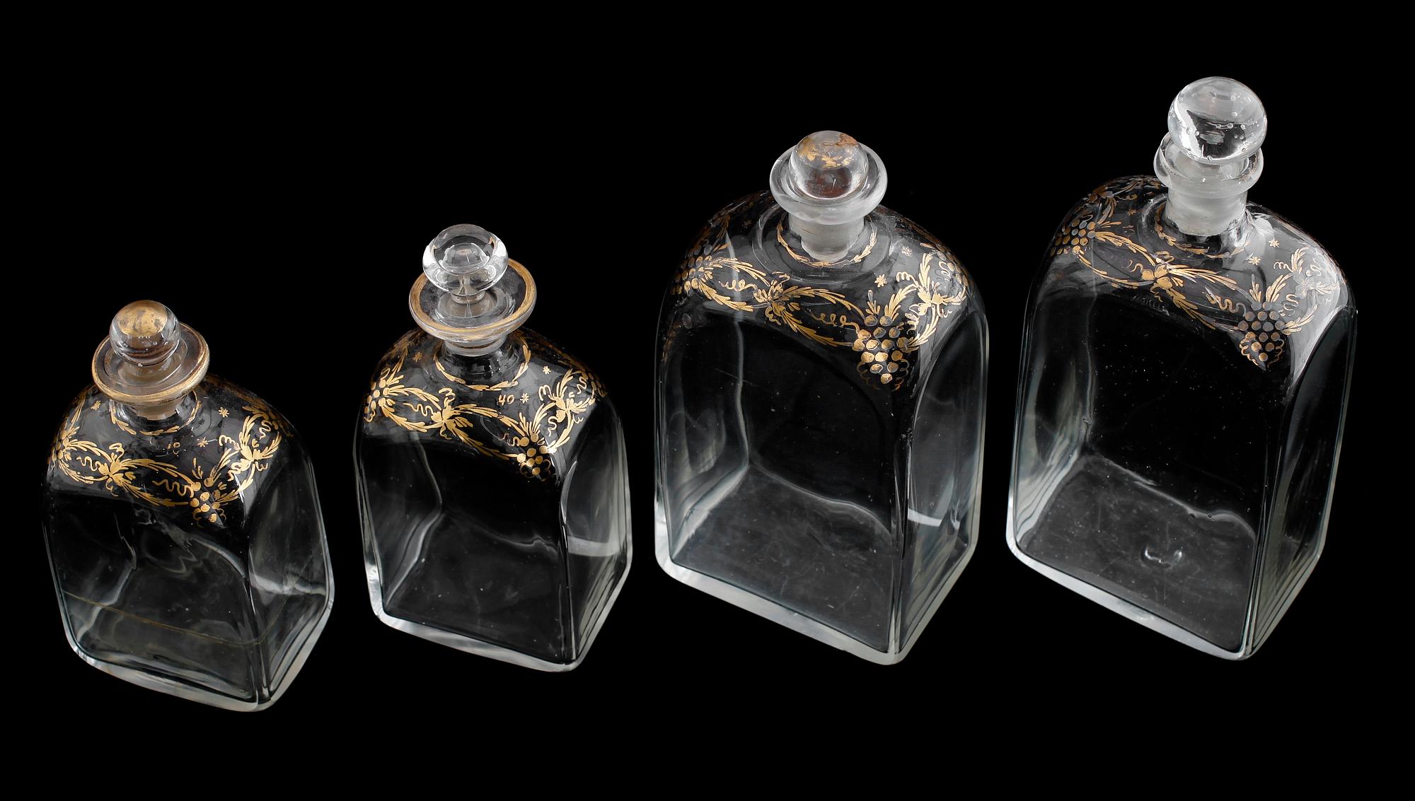 KARAFFER, 4 st, glas, 1800-tal.