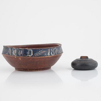 A Swedish folk art bowl and a box with cover, 19th century.