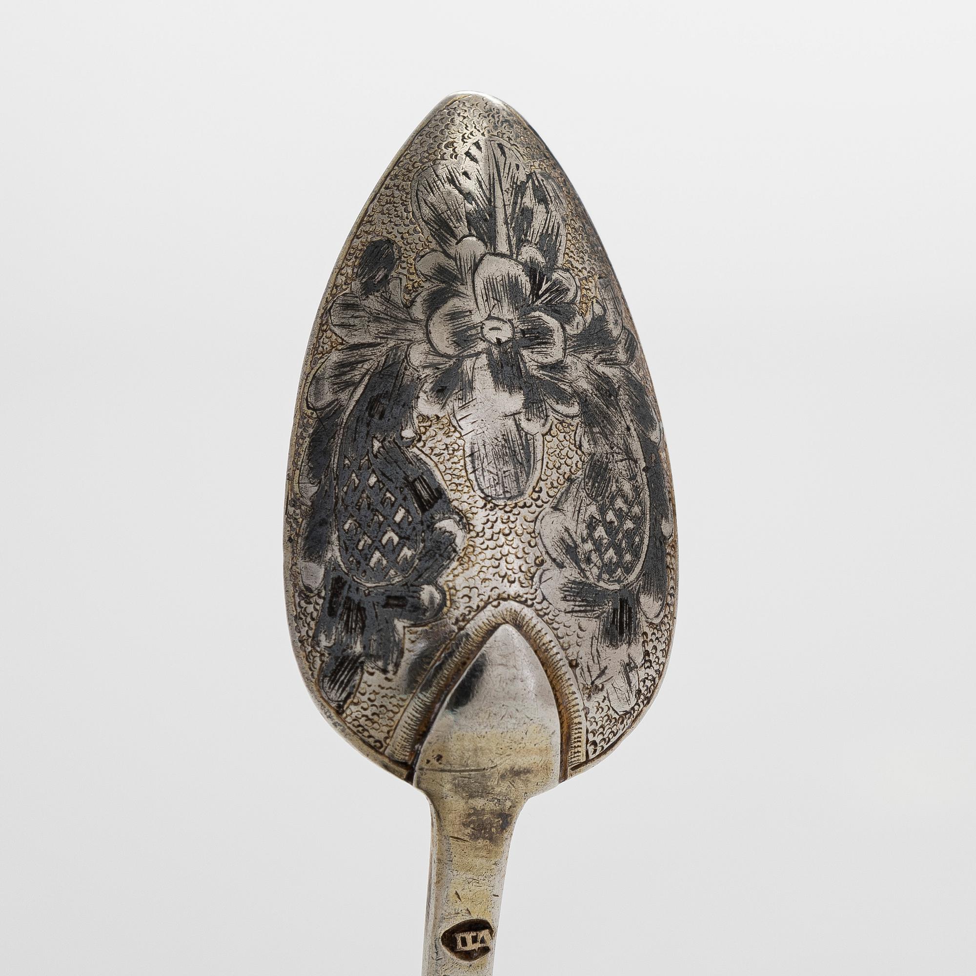 Teelusikoita, 4 kpl, hopeaa, niello, Moskova 1828.