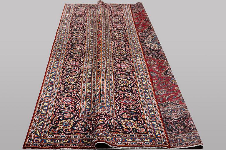 Matta, Keshan, ca 388 x 287 cm.