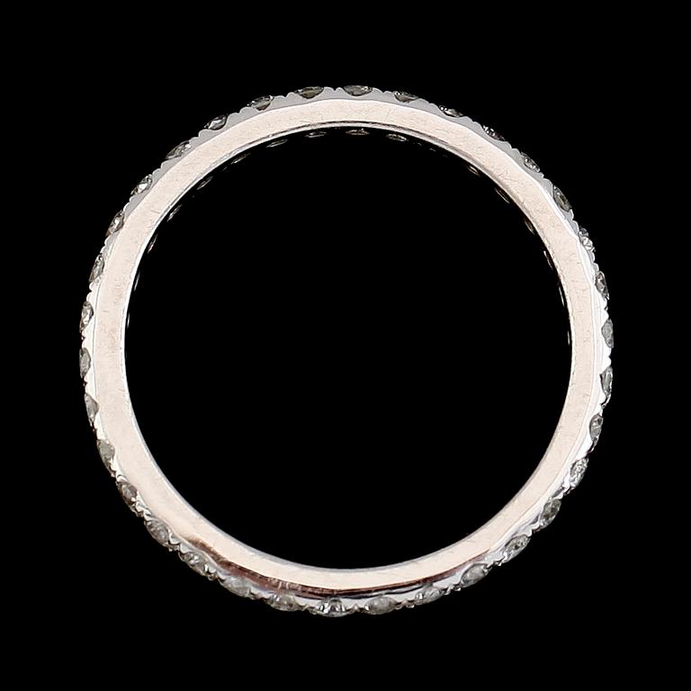RING, 18K vitguld, briljantslipade diamanter tot ca 0.65 ct. Vikt ca 1,5 g.