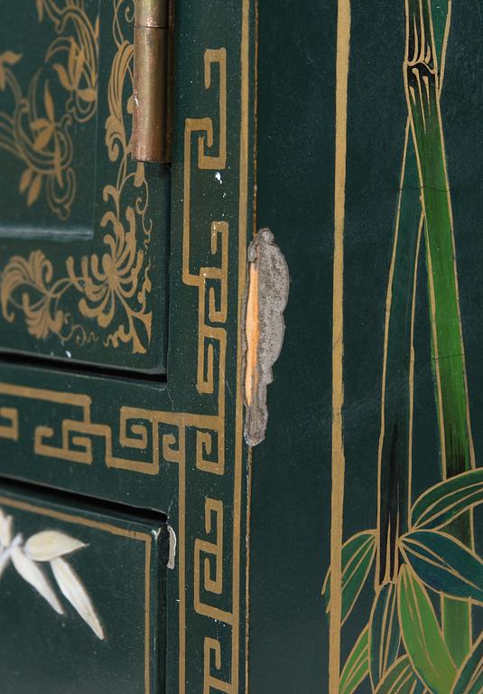 SKÅP, orientalisk, 1900/2000-tal.