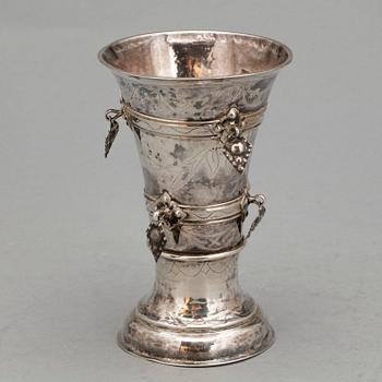 BÄGARE, silver. Troligen Bergen, ca 1800, otydlig stämplar. Vikt 122 gr.