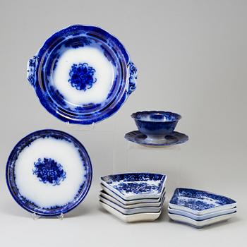 MATSERVIS, 76 delar, flintgods, "Flytande blått", Gustavsberg.
