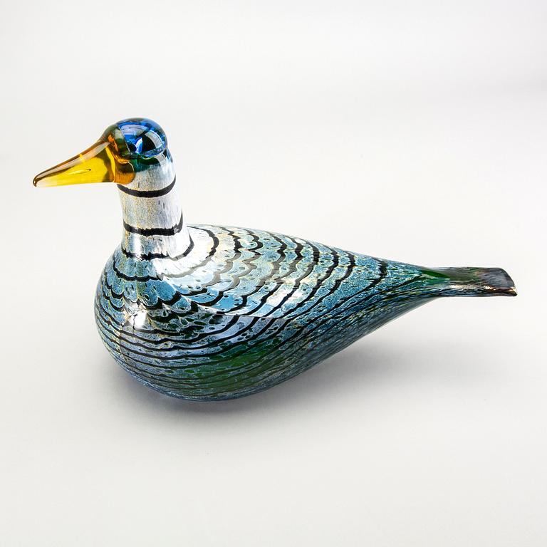 Oiva Toikka,  glass sculpture signed and numbered 852/2000 Nuutajärvi Finland.