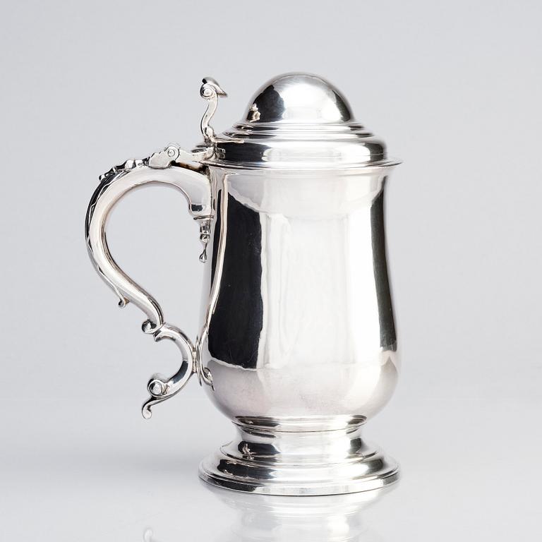 Dryckeskanna, silver, London 1775, möjligen av William Bennet.