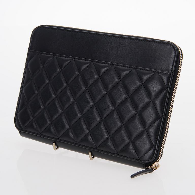 CHANEL, Travel Case / clutch bag with zipper.