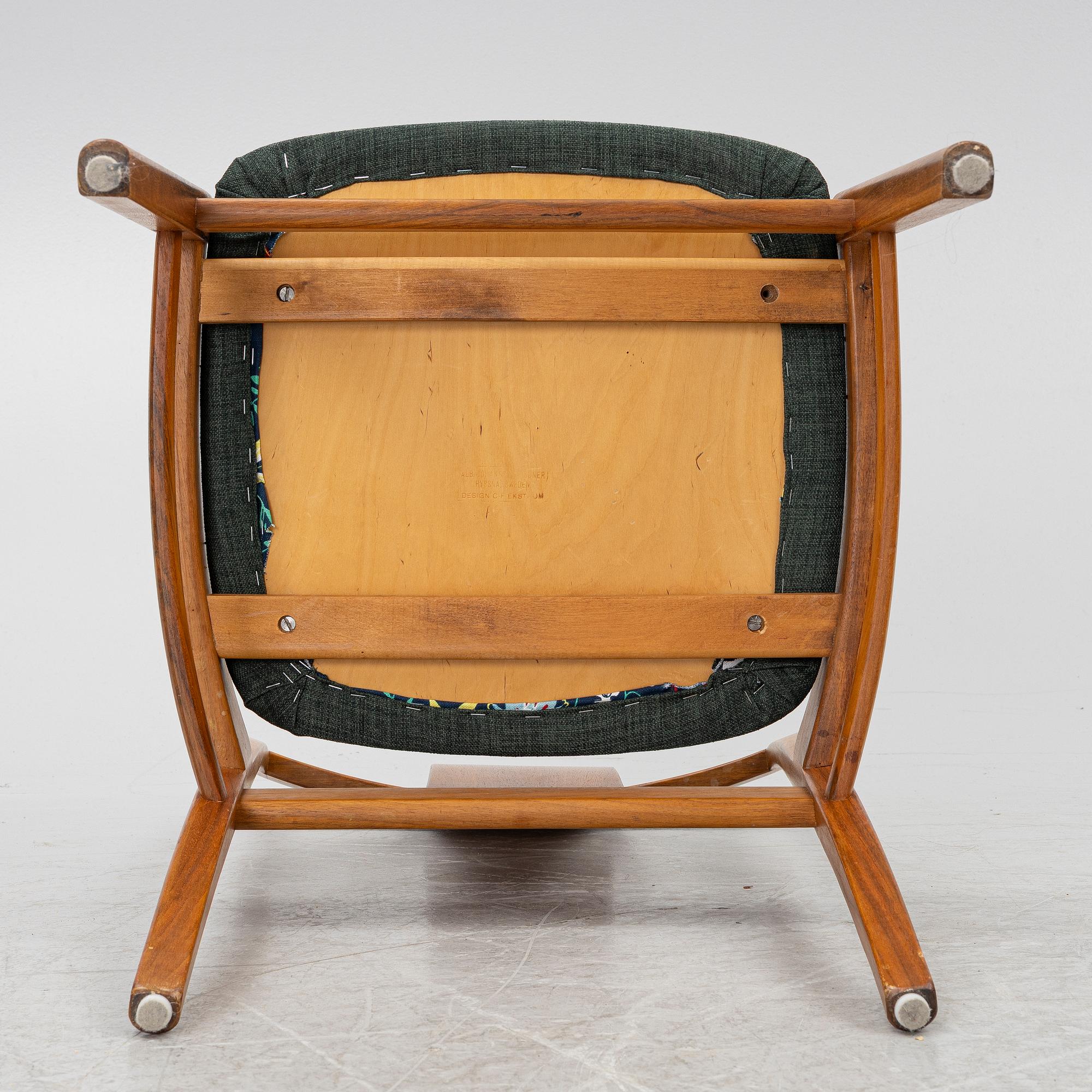 Carl-Evert Ekström, dining table with four chairs, AB Johansson & söner, Hyssna. Mid-20th century.