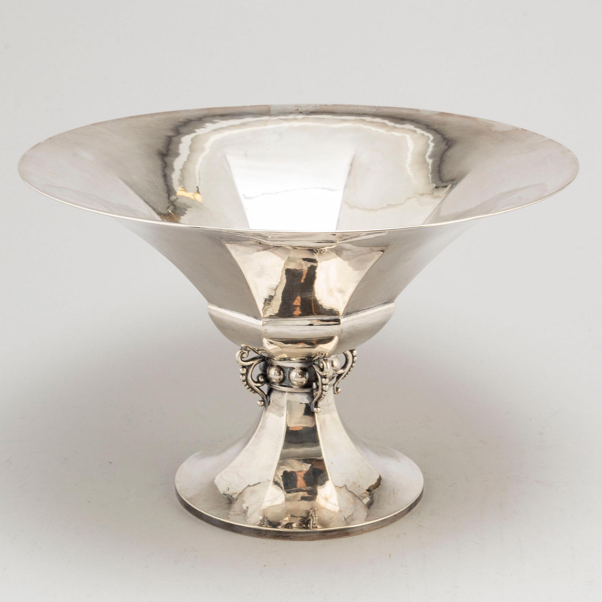 WA BOLIN, a large silver footed bowl, 1927.