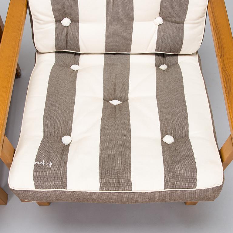 Elsa Stackelberg, a garden table and a pair of garden chairs, Fri Form, Edsbruk, Sweden, late 20th century.