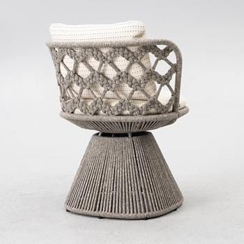 Monica Armani, six outdoor 'Flair O' ' B&B Italia.