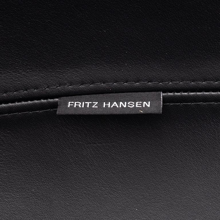 Arne Jacobsen, fåtölj, "Ägget", Fritz Hansen, Danmark, 2021.