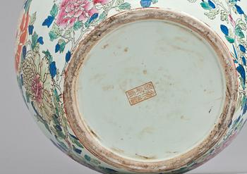 FISKBASSÄNGER, 4 st, porslin, Kina 1900-tal.