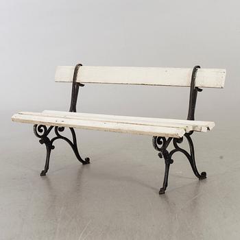 PARKBÄNK, gjutjärn, omkring 1900.