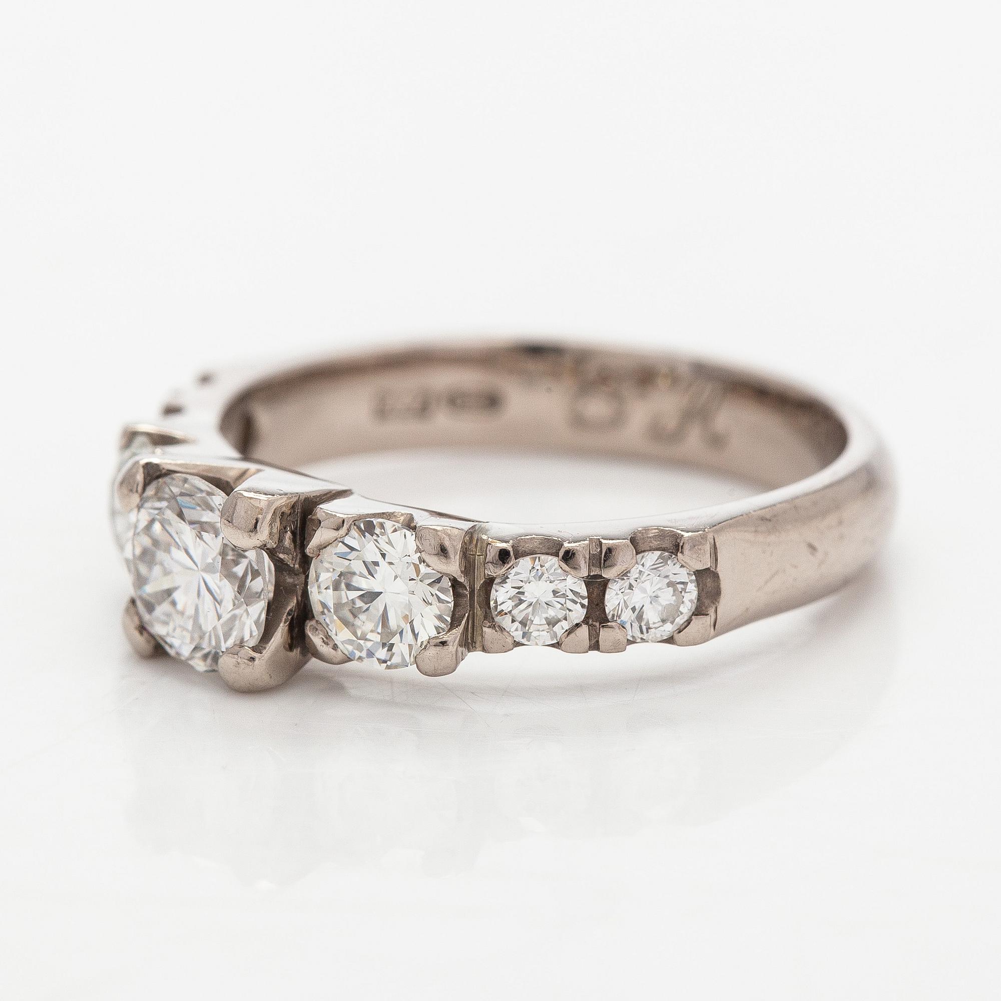 Sormus, briljanttihiontaiset timantit, 14K valkokultaa, Hanna K, Kuopio.