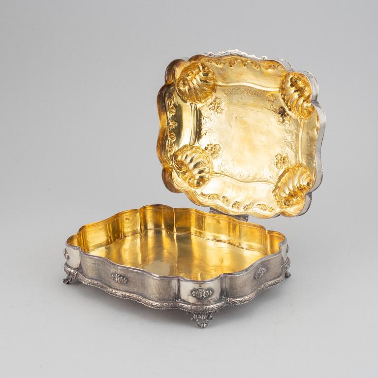 An Italian 20th century parcel-gilt silver 800 with jadeit Rococo style lidded box.