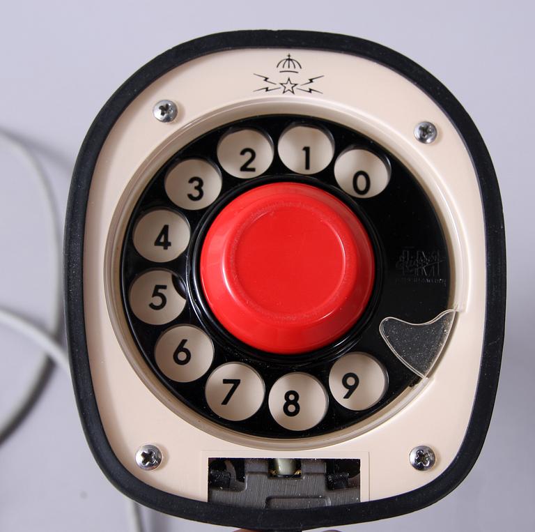 TELEFON, "Cobra", Ericofonen, design Hugo Blomberg. Ralph Lysell och Gösta Thames (1953 - 1954).