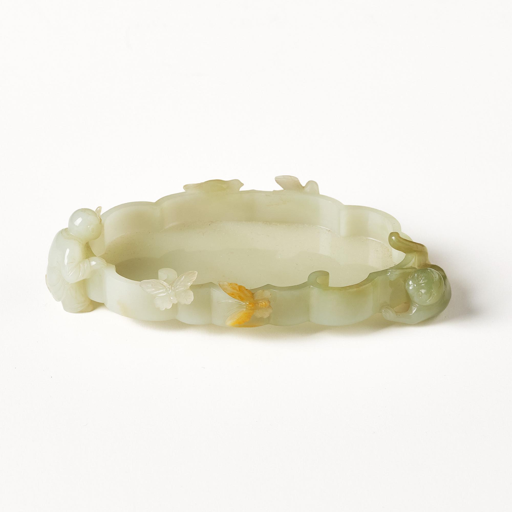 A Chinese nephrite brush washer, 20th century.