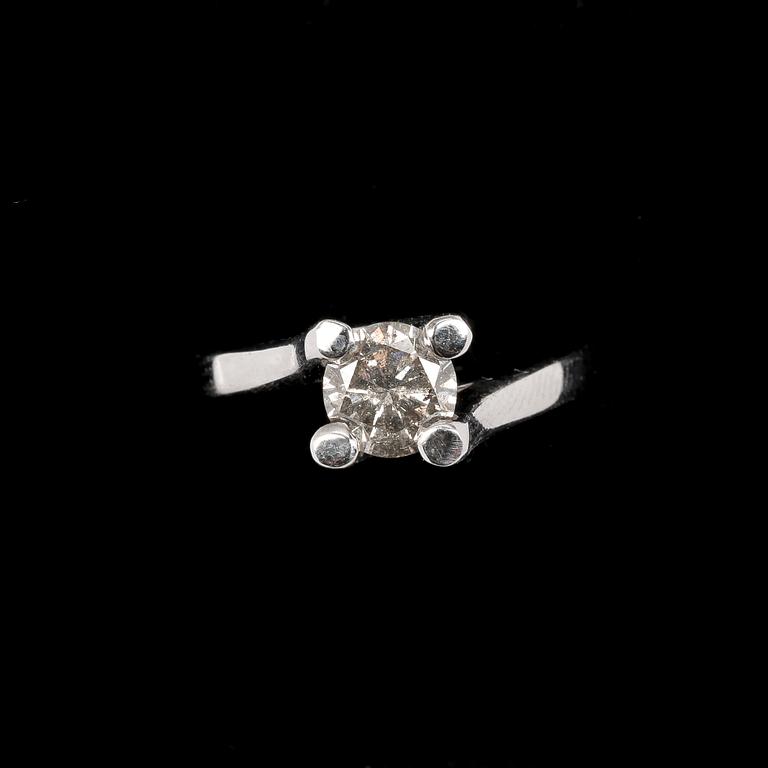 RING, 14k vitguld med briljantslipad diamant, ca 0,92 ct.