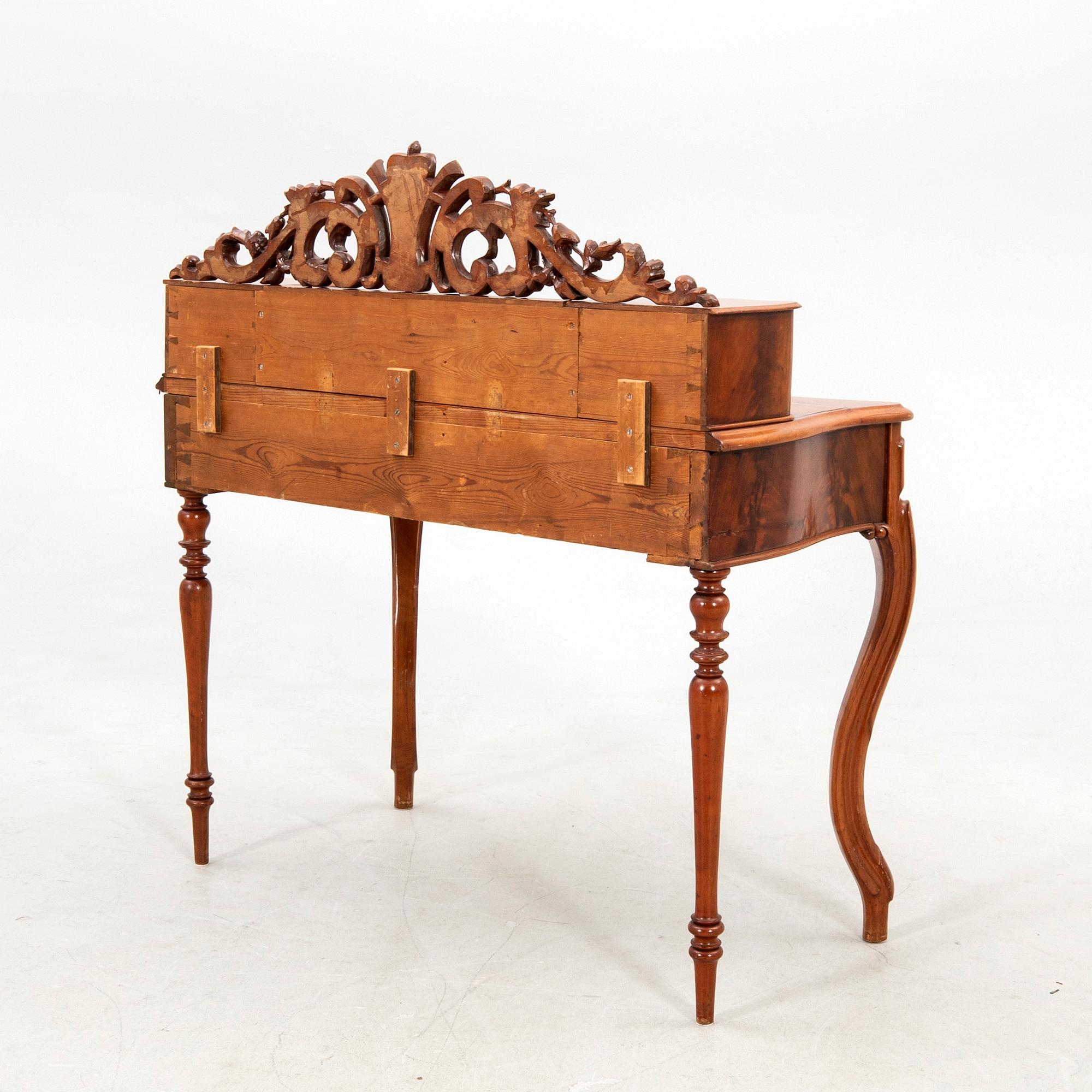 Damskrivbord samt stol nyrokoko sent 1800-tal.