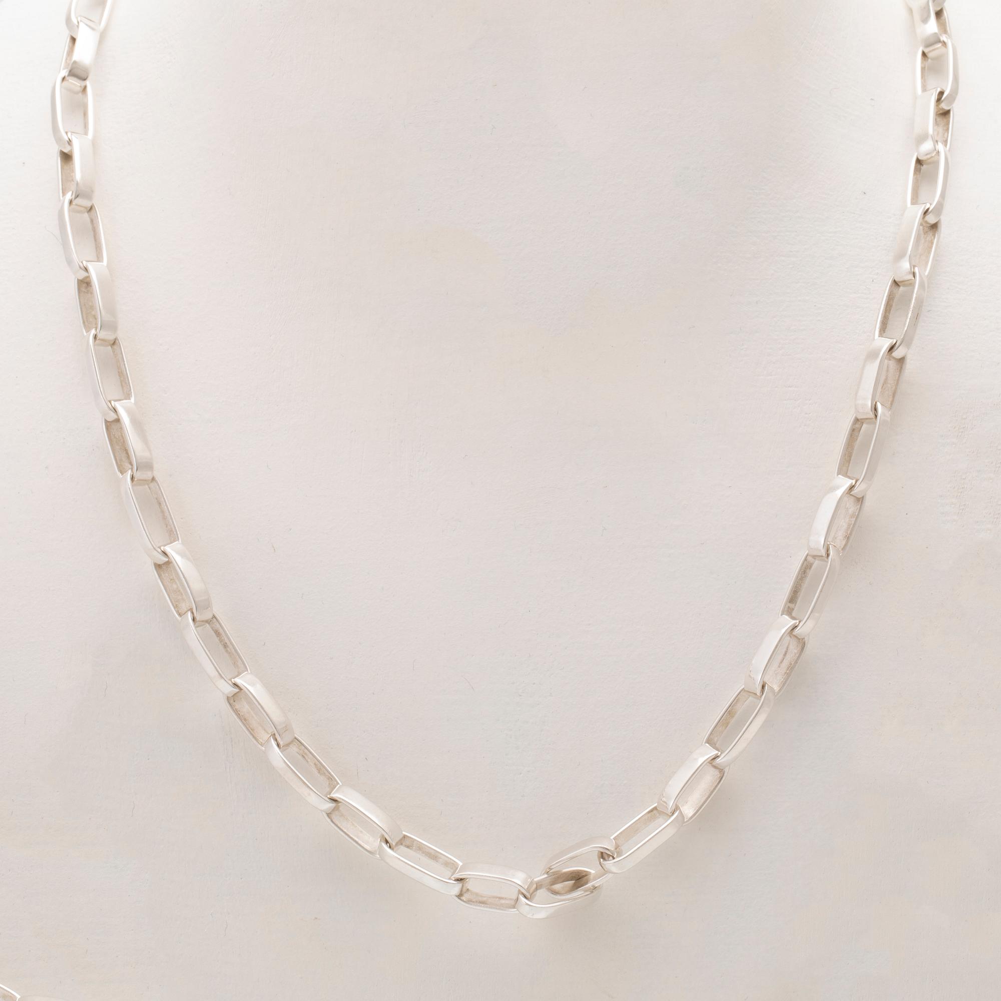A silver necklace by Sven-Erik Högberg, Gothenburg 1989.
