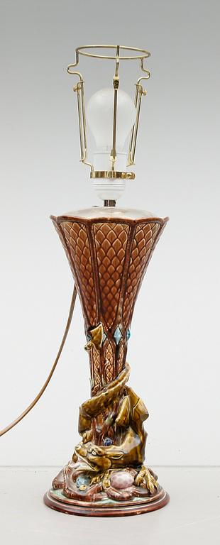 BORDSLAMPA, majolika, Rörstrand, sekelskiftet 1900.