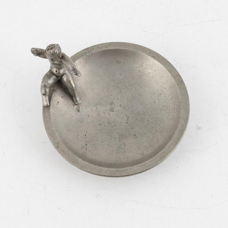 Firma Svenskt Tenn, a pewter dish, Stockholm 1931.