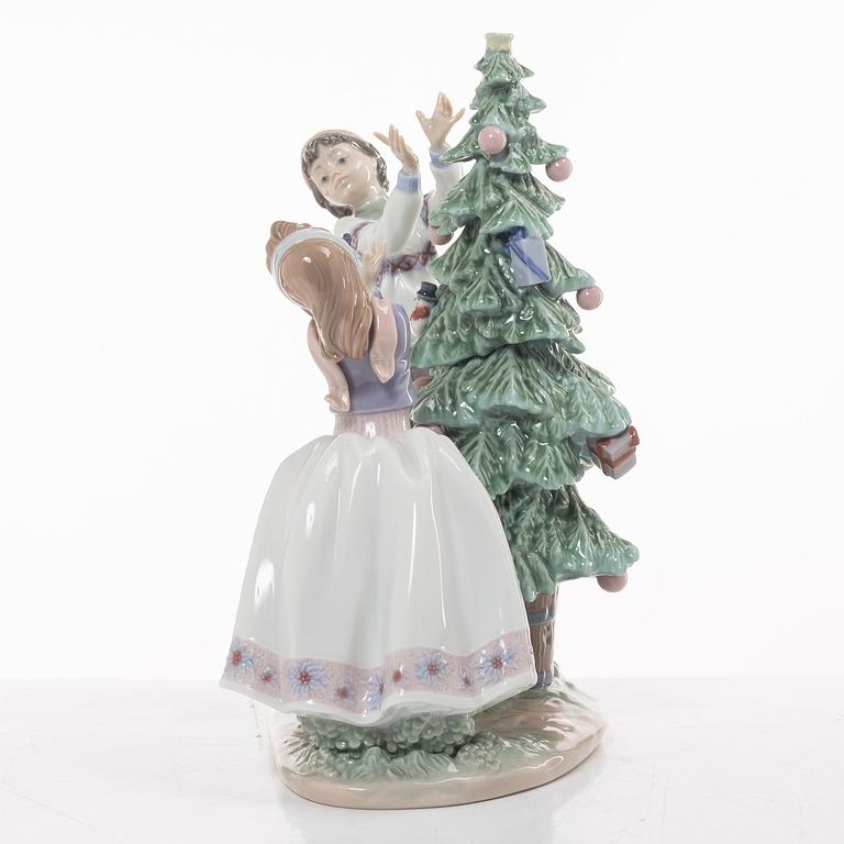 Joan Coderch, figurine, "Trimming the Tree", Lladró, Spain.