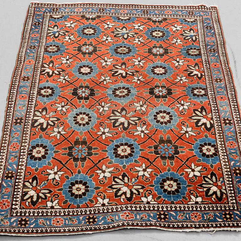 MATTO, an old/semi-antique Veramin, ca 158,5 x 100-105 cm.
