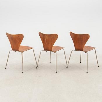 Arne Jacobsen, five "Series 7" chairs for Fritz Hansen, Denmark, mid-20th century.