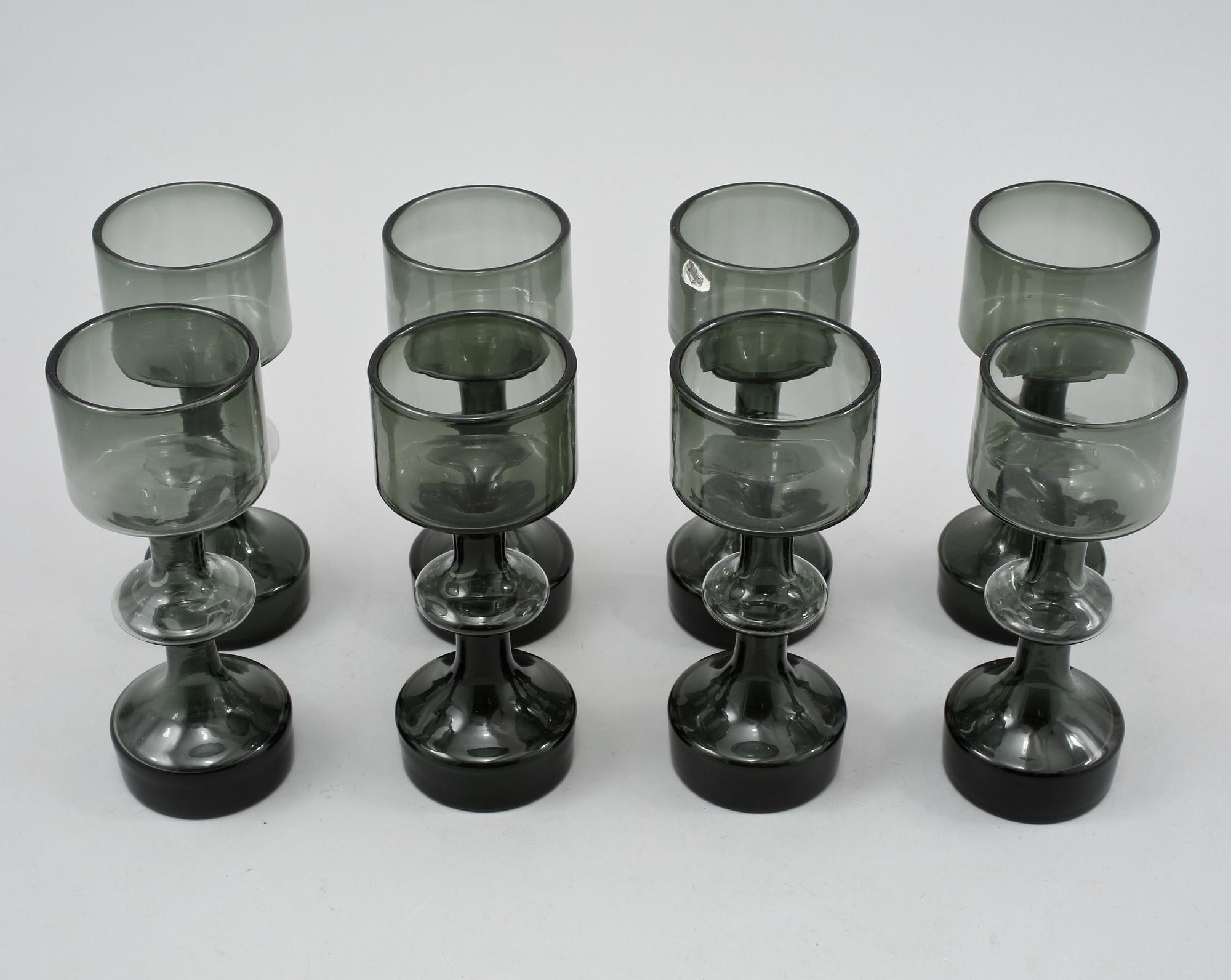 VASER, 8 st, glas, Kaj Franck, Nuutajärvi Notsjö, Finland, 1900-talets andra hälft.