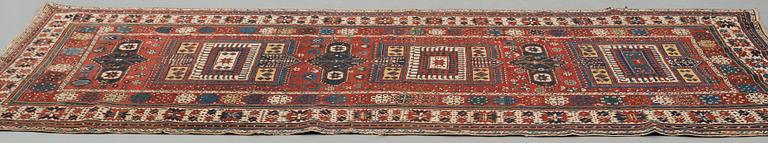 A CARPET, an antique Shirvan, Czar Russia, ca 277-288,5 x 139-140 cm (as well as 1 cm flat weave at the ends).