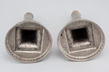 GOTTLOB FRIEDRICH BAUMANN, ett par ljusstakar, försilvrat tenn, Hudiksvall, 1794 och 1799.