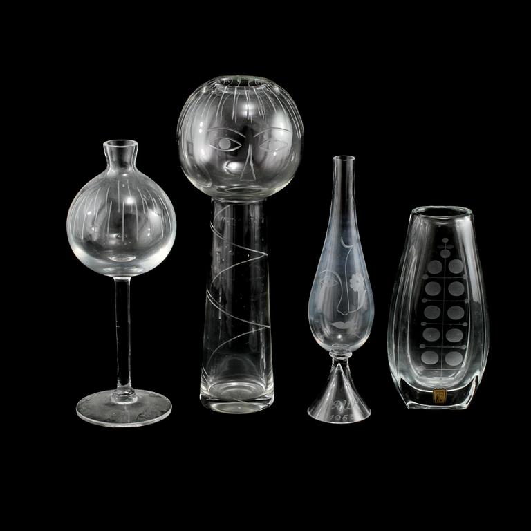 VASER, 4 st, glas, Bengt Orup samt troligen Bengt Orup, Johansfors, 1900-talets andra hälft.