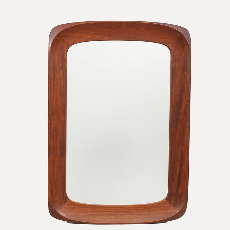 A 1950/60s walnut G&T mirror.