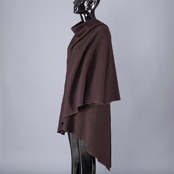 CAPE, Yves Saint Laurent.
