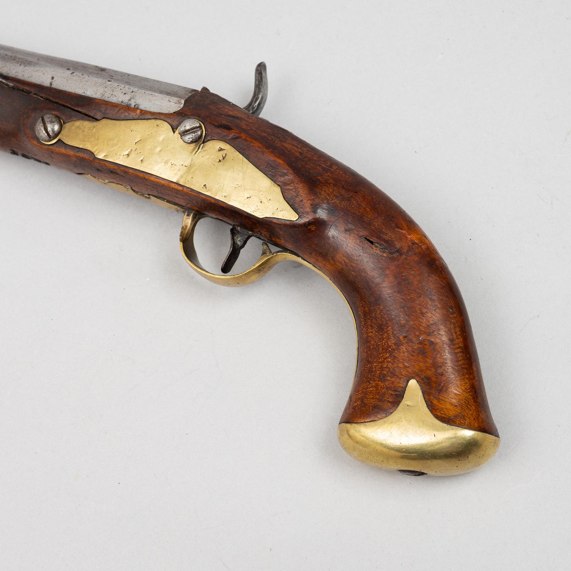 Slaglåspistol, möjligen svensk, 1800-tal, ändrad från flintlås.