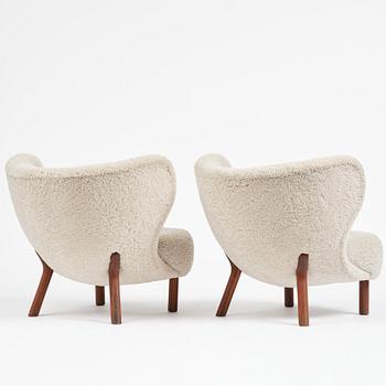 Viggo Boesen, fåtöljer, ett par, "Little Petra", &Tradition, ca 2019.