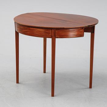 A late Gustavian table, circa 1800.