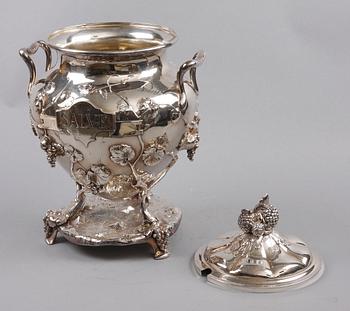 PUNCHTERRIN med LOCK, nysilver. Märkt WMF.