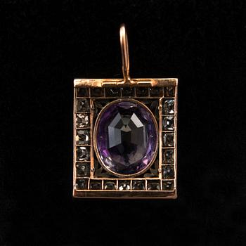 A PENDANT, old cut diamonds c. 3.50 ct I-J/i1. Amethyst c. 7.00 ct. 14 K gold, silver. Weight 6 g.