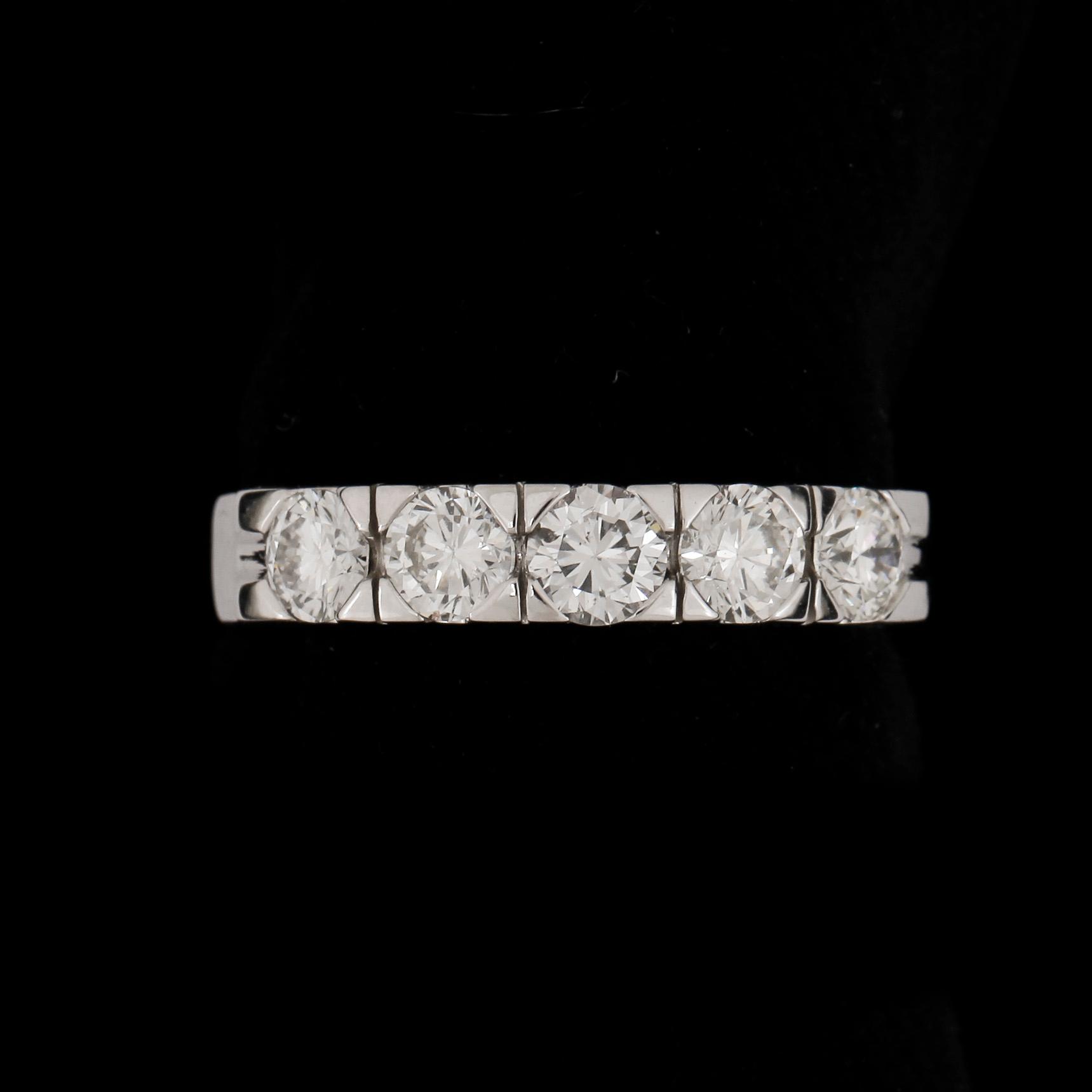 RING, 18k vitguld med briljantslipade diamanter tot ca1,05ct. Vikt 4,2g.
