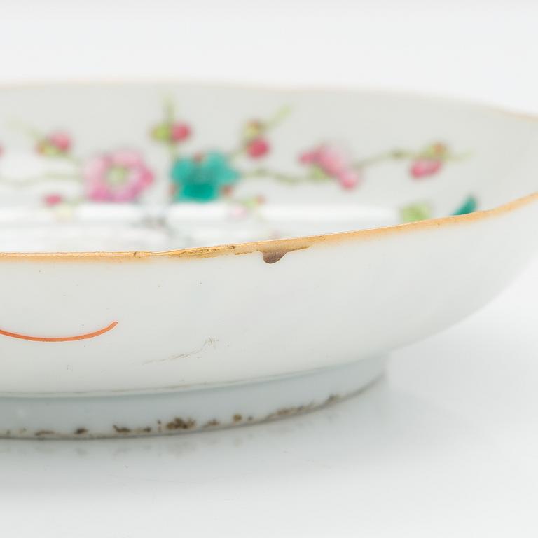 Vateja, 12 kpl, posliinia, Kiina.