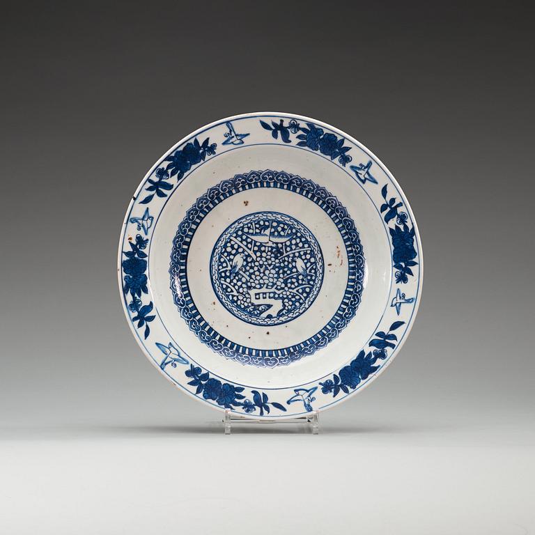 A large blue and white dish, Ming dynasty, 16th Century, with Xuande six character mark.