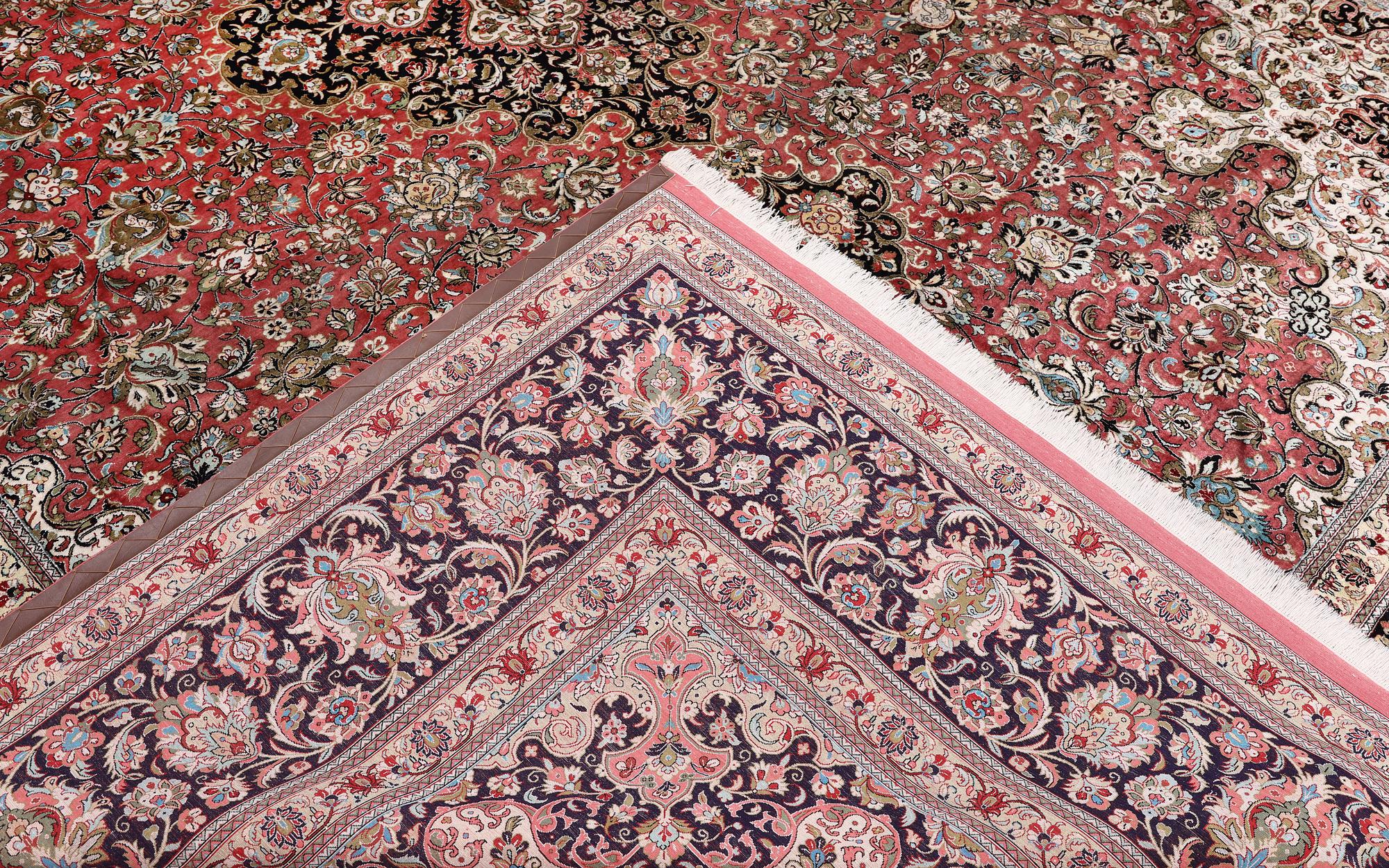 Matta, Ghom, äldre, 398 x 293 cm.