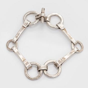 Bertel Gardberg, bracelet, silver, Turun Hopea, Åbo 1977.