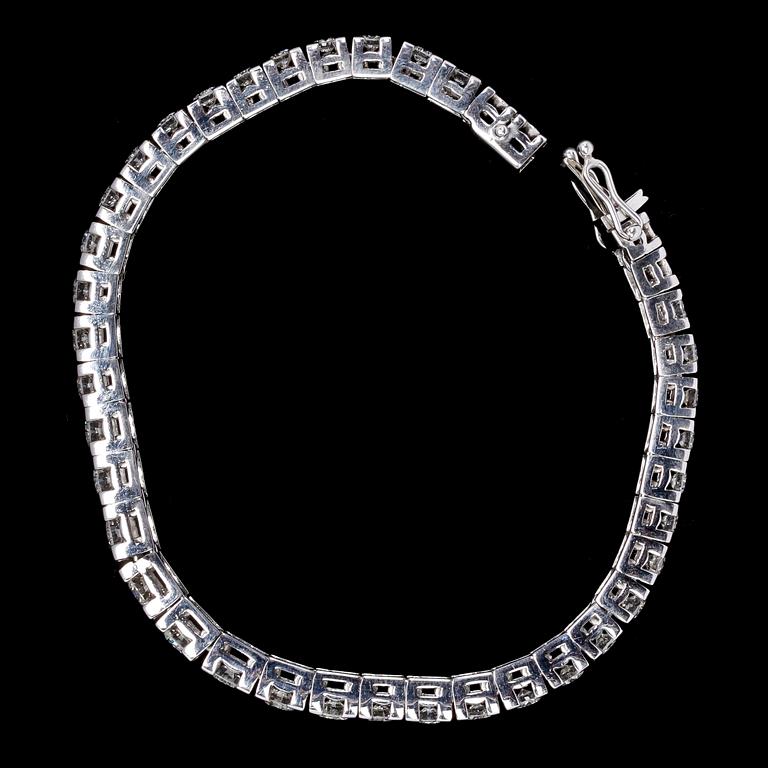 BRACELET, brilliant cut diamonds, tot. app. 5 cts.