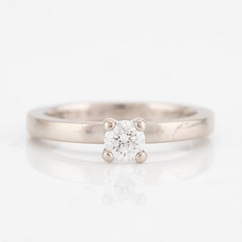 Ring, 18K white gold with brilliant-cut diamond.