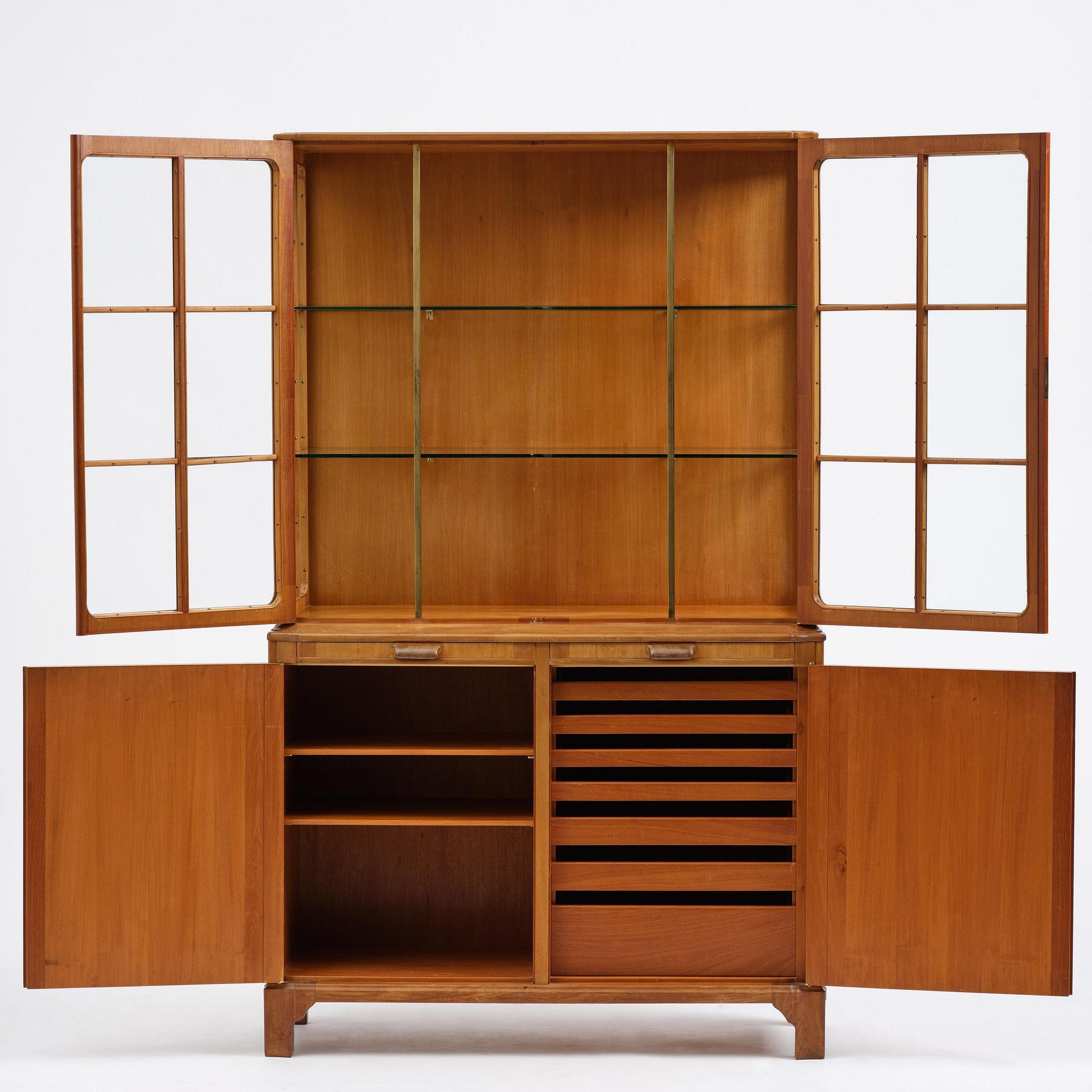 Carl Malmsten, an "Enstycksskåp" display cabinet, 1950s.